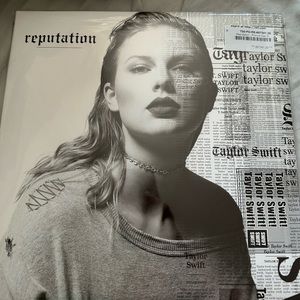 Taylor Swift “reputation” CD (reprinted signed instruct) and Vinyl Record